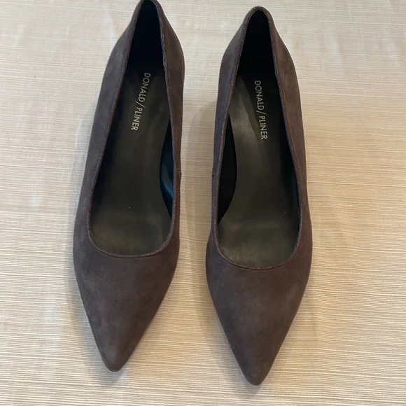 DONALD PLINER Suade Grey Pumps Size 9M - Picture 2 of 9